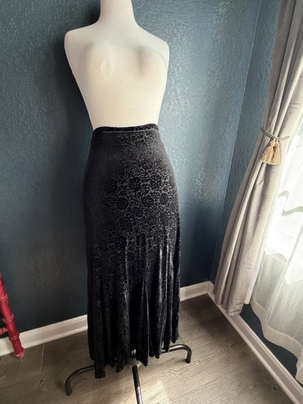 Black Burnout Velvet Y2K Midi Trumpet Hem Skirt Sz XL Clothing By Notations - Picture 2 of 8
